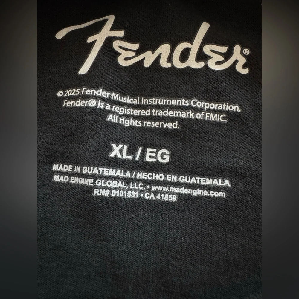 Fender Black and Red Graphic Tee XL - Picture 3 of 5